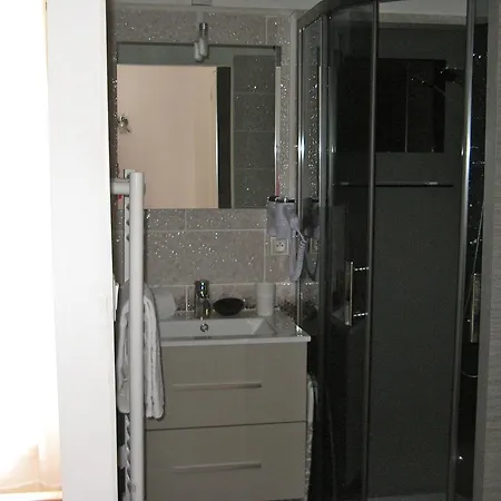 Longchamp Apartament *